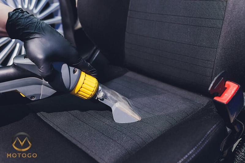 Narzędzia i środki czyszczące do tapicerki