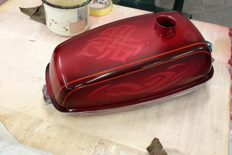 Wybór farb i narzędzi do motocykla