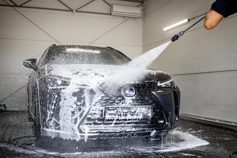 Krok po kroku mycie auta