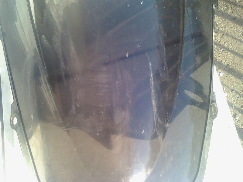 Polerowanie szyby motocyklowej