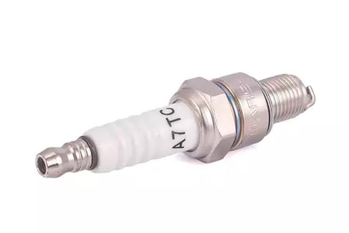 Wpływ świec na osiągi i moc motocykla