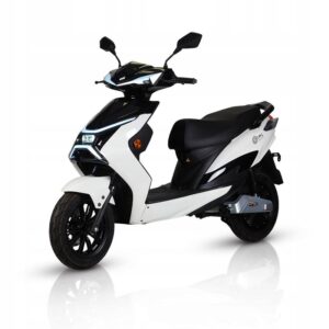 Jakie skutery można jeździć bez prawa jazdy? Odkryj pojemności!