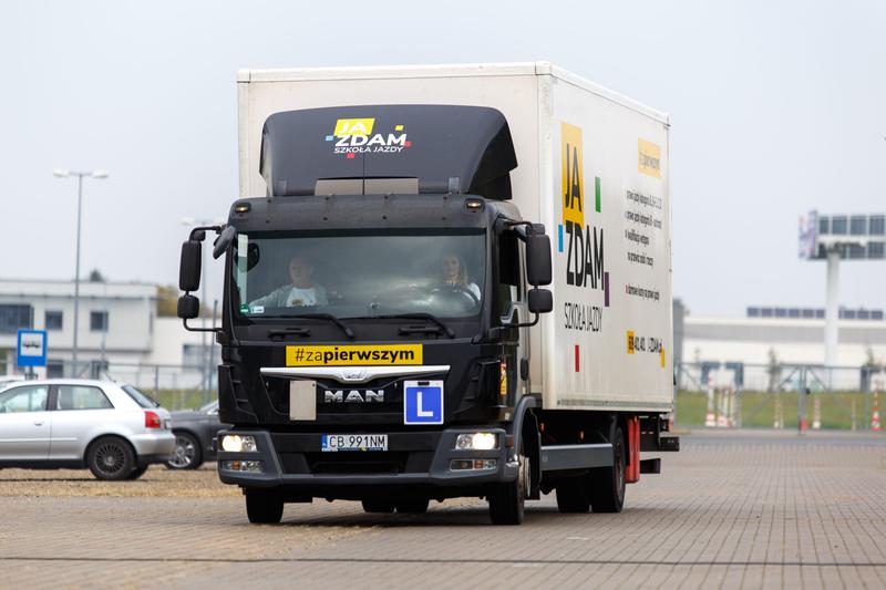 Koszt kursu prawa jazdy kat C – co musisz wiedzieć?