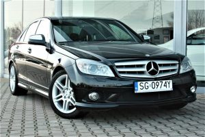 Zmień język w swoim Mercedesa W204 – prosty przewodnik, jak wgrać polskie menu