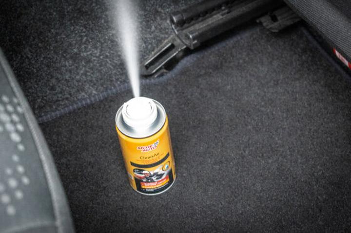 Odgrzybianie klimatyzacji samochodowej