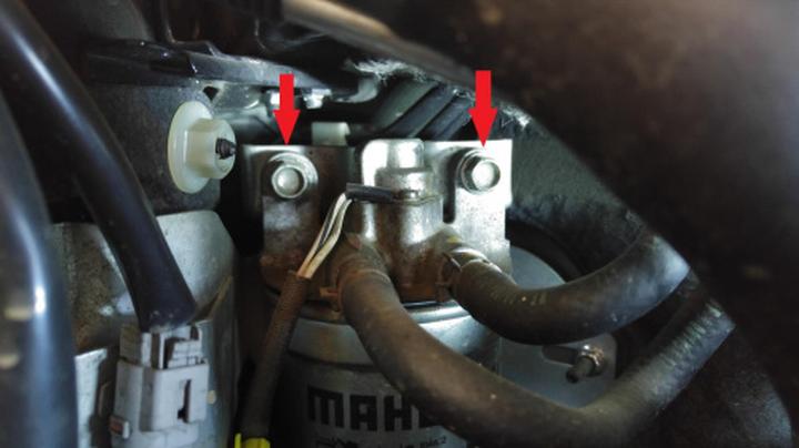 Wymiana filtra paliwa Mazda 6