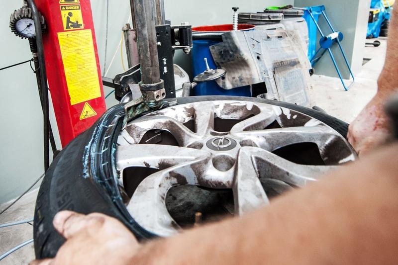 Wymiana opon krok po kroku