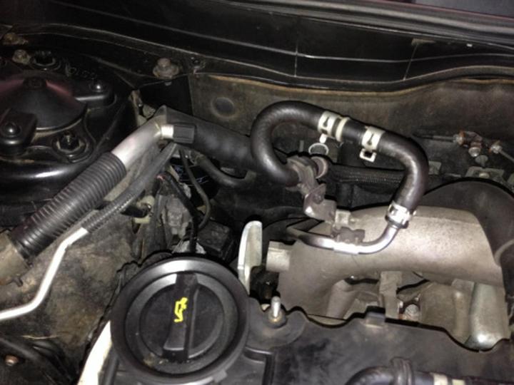 Gdzie znaleźć filtr paliwa w Mazdzie 6 1.8 benzyna? Przewodnik dla kierowców