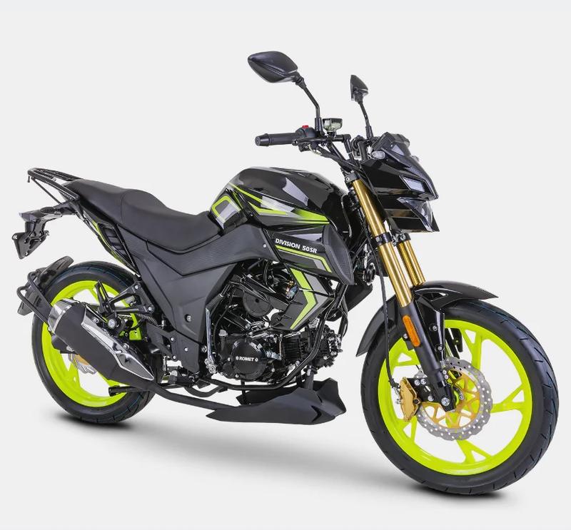 Kto może jeździć motorowerem na dowód? Oto najważniejsze informacje