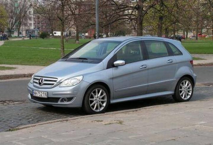 Wymiana żarówki w Mercedes A 170