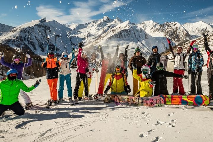 Zabezpieczenie nart w samochodzie