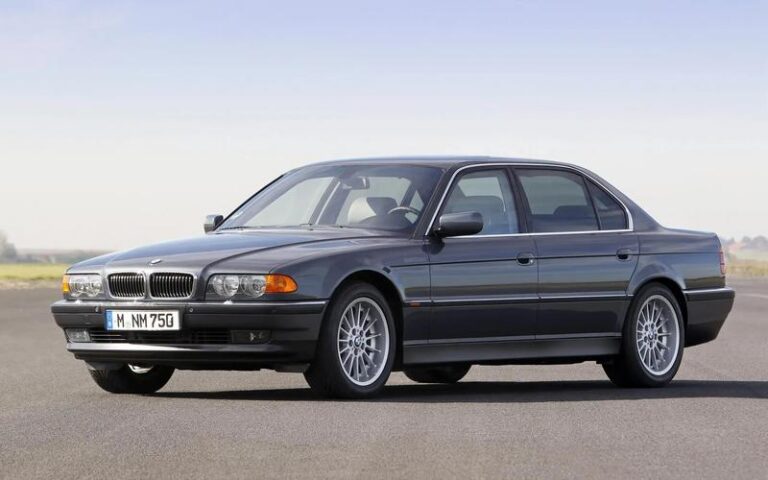 Ile pali BMW E38? Odkryj prawdziwe zużycie paliwa tego klasyka