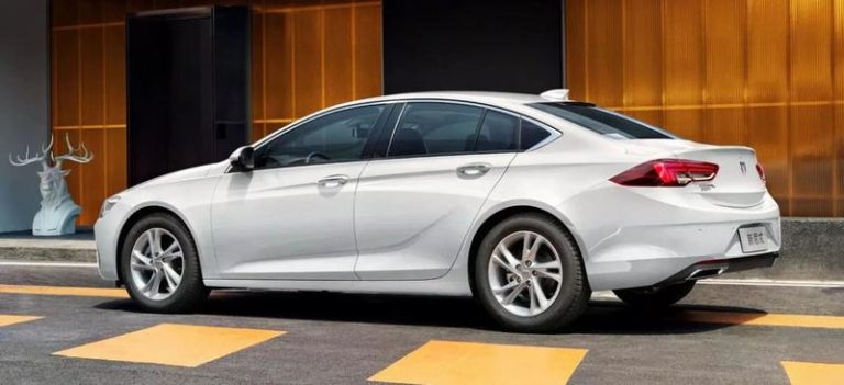 Jak zlokalizować filtr paliwa w Oplu Insignia 2.0 CDTI?