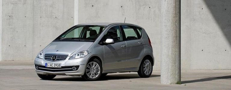 Praktyczny przewodnik: jak łatwo wymienić żarówkę w mercedesie A 170