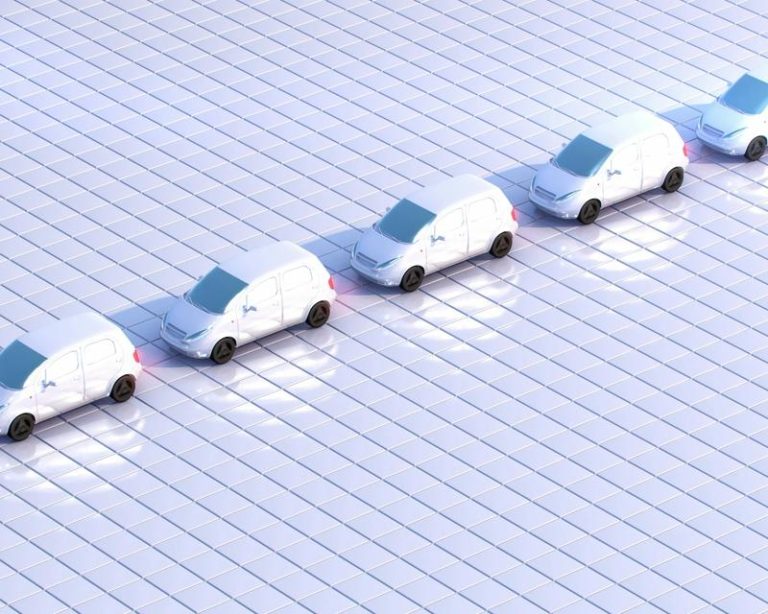 Skuteczne sposoby na to, jak sprawdzić przebieg sprowadzonego samochodu