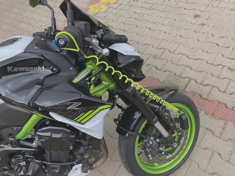 Jak skutecznie zabezpieczyć motocykl na przyczepie przed kradzieżą?